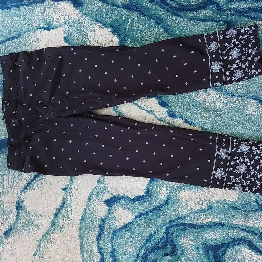 OLD NAVY SIZE 12 MIDRISE PIXIES